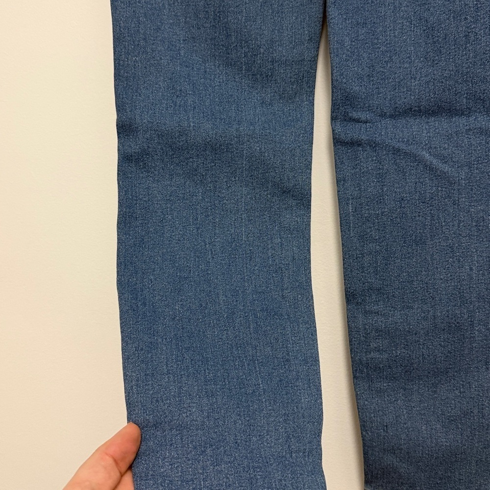 🆕 Tahari Kelly Mid Rise Skinny Jeans in Glacier Wash - Picture 7 of 9